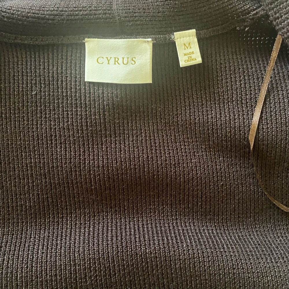 Elegant Brown Women's Sweater - Picture 3 of 5